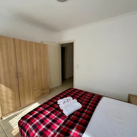 Hercules Apartment *