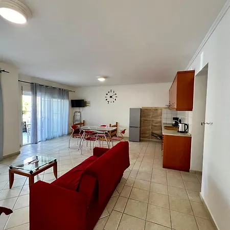 Hercules Apartment Néa Péramos